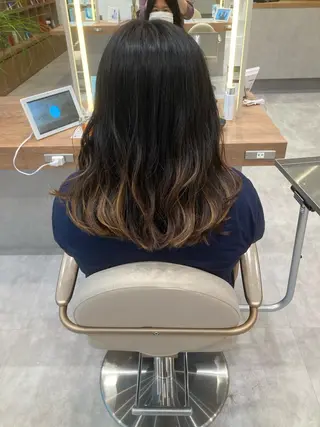 セミロング カラー 一ノ瀬 蘭のヘアスタイル