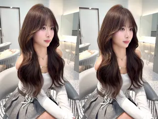 ロング 🎀透明感ブラウ ンshizuka🎀のヘアスタイル