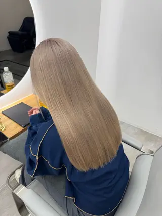 ロング レイヤーカット ベージュ/KANAのヘアスタイル