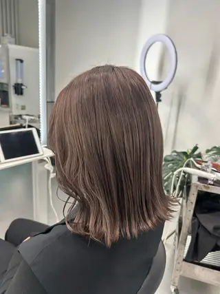 ミディアム あやめ🪽 オリーブ/ハイトーンのヘアスタイル