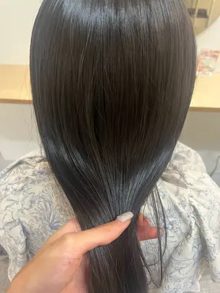 ロング 山口 愛結のヘアスタイル