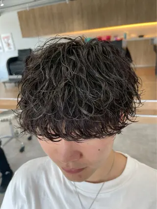 メンズ シャドウパーマ/ツイ スト/近藤百華🎀のヘアスタイル