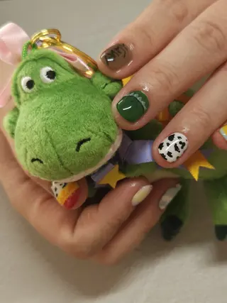 ネイル mukuby_manami所属・mukuby_ manamiのネイルデザイン