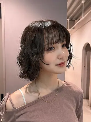 ショート パーマ 髪質改善カラー Unami 太田英寿のヘアスタイル