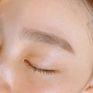 アイブロウ AKIKO 🌿の眉毛・アイブロウイメージ