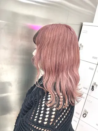 セミロング ❤︎ワンホンガーリー なハイトーンヘア❤︎のヘアスタイル