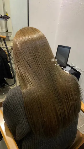 ロング 盛れる透明感カラー・ momokaのヘアスタイル