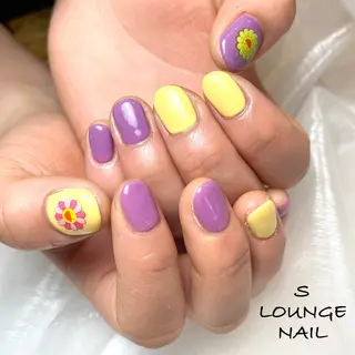 ネイル S LOUNGE NAIL所属・パーツたくさん🍓 SUMIのネイルデザイン