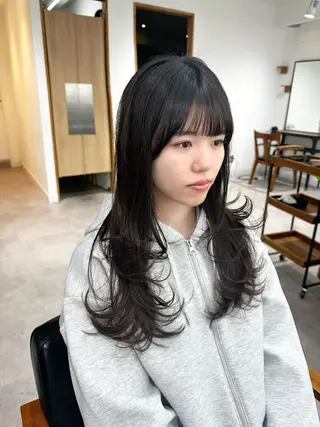 ロング カラー パーマ ヘアアレンジ メンズ キッズ レイヤーカット 🌿透け感カラーのヘアスタイル