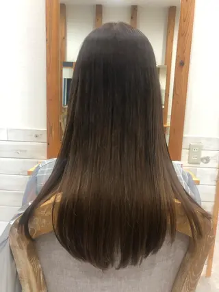 ロング カラー 髪質改善＆ブリーチ 伊勢　祐一郎のヘアスタイル