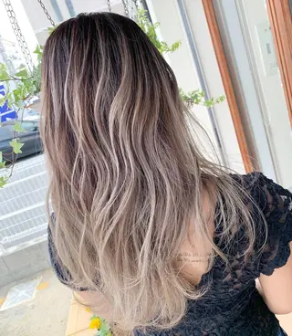 カラー スタッフ1 アシスタントのヘアスタイル