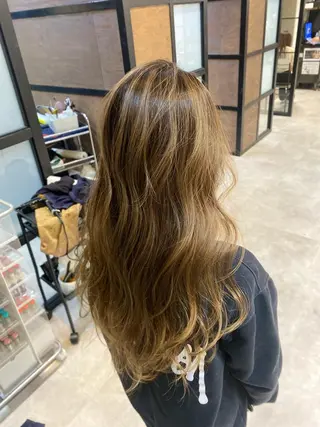 ロング 花見 亜沙美のヘアスタイル