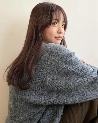 ロング カラー 佐藤 永夏のヘアスタイル