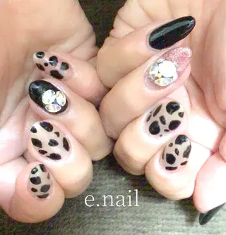 ネイル e.nail所属・和賀井 恵理のネイルデザイン