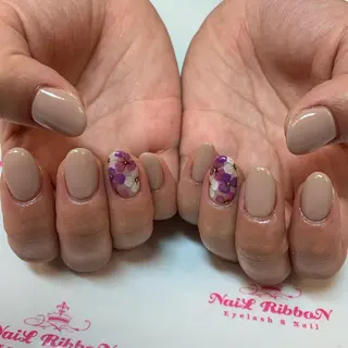 ネイル ネイルリボン 受付スタッフのネイルデザイン