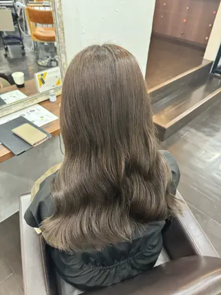 ロング 難波 茜のヘアスタイル