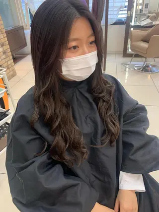 ロング カラー 羽エクステ🩷 🤍まき🤍のヘアスタイル