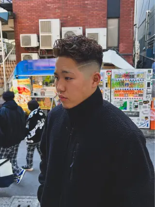 ショート パーマ メンズ 豊崎 佑輔のヘアスタイル