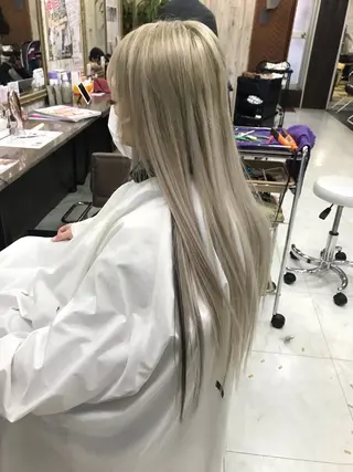 ロング 齋藤 香織のヘアスタイル