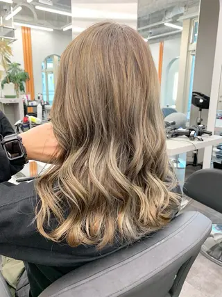 セミロング カラー 店長担当🌟 矢吹ガブリエル🌟のヘアスタイル