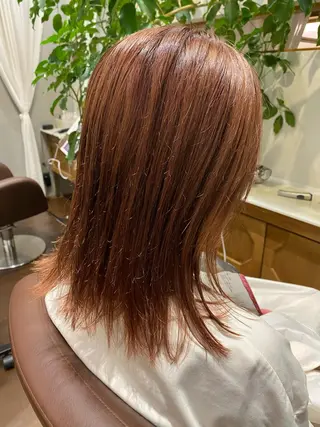 ミディアム カラー DEE okazakiのヘアスタイル