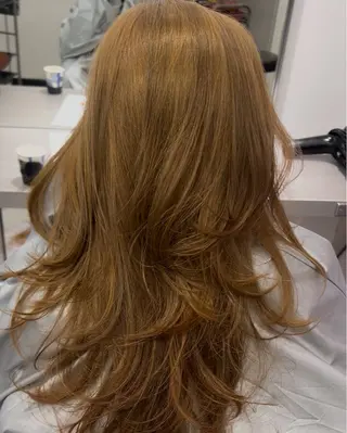 ロング カラー 艶ハイトーン🔆 ️️️安座間 希のヘアスタイル