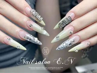 ネイル E.N🦋 長さ出し/持ち込みのネイルデザイン