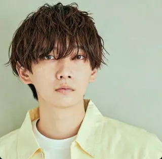 ミディアム パーマ メンズ 板岡 丈一のヘアスタイル