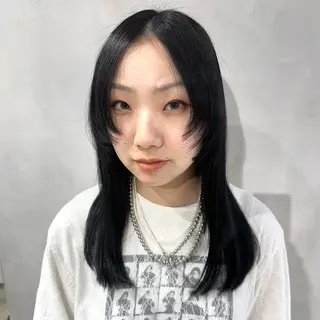 セミロング デザインカラー/パー マ🦖外岡咲希🦖のヘアスタイル