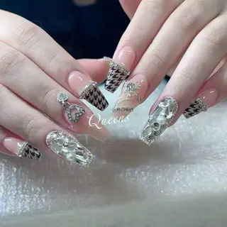 ネイル Queens 榊 まおのネイルデザイン