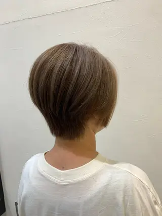 ショート カラー D’asty梓川所属・山崎 夢奈のヘアスタイル