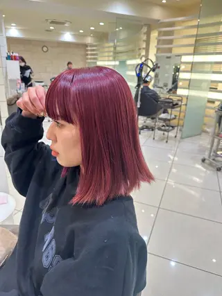 ミディアム カラー ヘアアレンジ タイトボブ個性派カラ ーAKANEのヘアスタイル