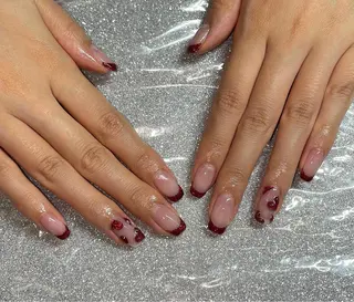 ネイル VIERU 🌈🎀💖のネイルデザイン