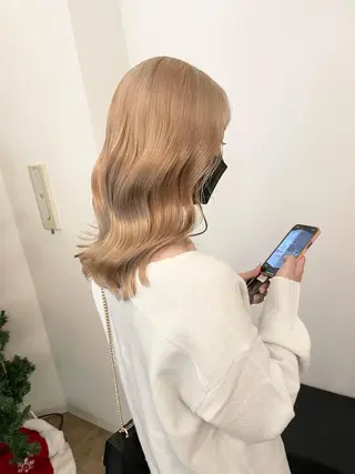 セミロング カラー Linda所属・ダメージレスブリーチ HIROSHIのヘアスタイル