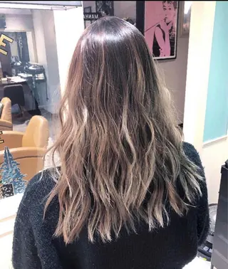 ロング salowin 原宿 aroa所属・韓国／ハッシュカット ／透明感カラー／金野のヘアスタイル