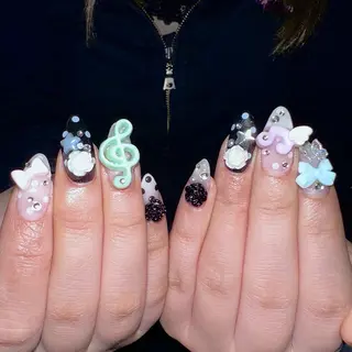 ネイル AIKO🐈‍⬛⭐︎ 大阪/y2k/個性派のネイルデザイン