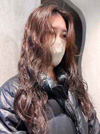 ミディアム SLAY所属・マツイ モモノのヘアスタイル