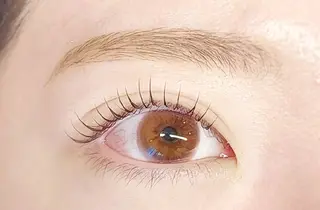 マツエク・マツパ U_la所属・U_la [ウーラ] 片岡の眉毛・アイブロウイメージ