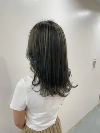 セミロング カラー akane .のヘアスタイル