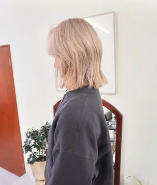 ミディアム カラー 小林 美咲のヘアスタイル