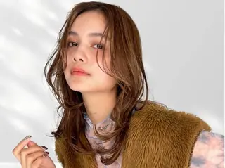 セミロング 八村 一花のヘアスタイル