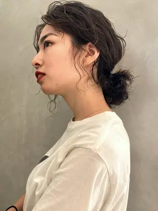 ミディアム パーマ 佐伯 和佳のヘアスタイル