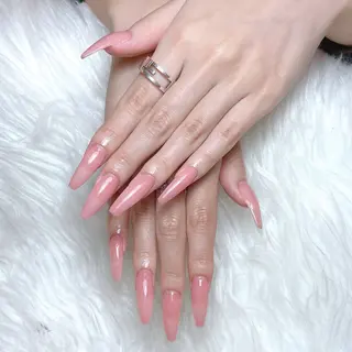 ミディアム タオ タオ Nailのネイルデザイン