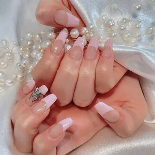 ネイル RAFFINE 月🦋🩵のネイルデザイン