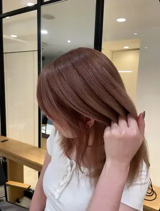 セミロング カラー 頼金 愛海のヘアスタイル