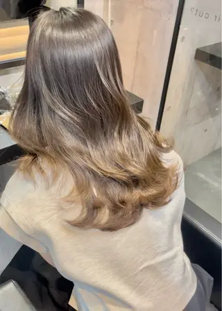 セミロング カラー 髪質改善縮毛矯正 💍谷口克也のヘアスタイル