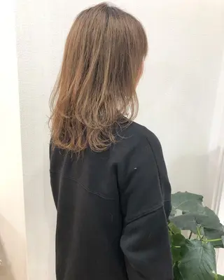 セミロング 横浜ブリーチムラ直し ハイトーン/ブリーチのヘアスタイル