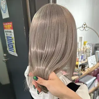 ミディアム カラー 梅田ハイトーン チダ ヒナノのヘアスタイル