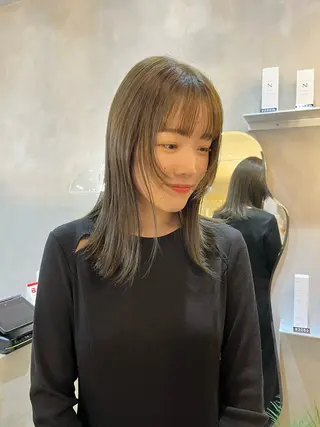 ミディアム カラー このか🕊️ベージュ /グレージュ/カットのヘアスタイル