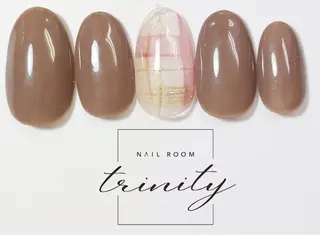 ネイル Trinity ネイリストスタッフのネイルデザイン